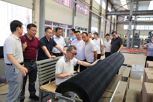 第一师参观车间二500-6fc6c130-da3a-4e51-b25e-6569036d1946